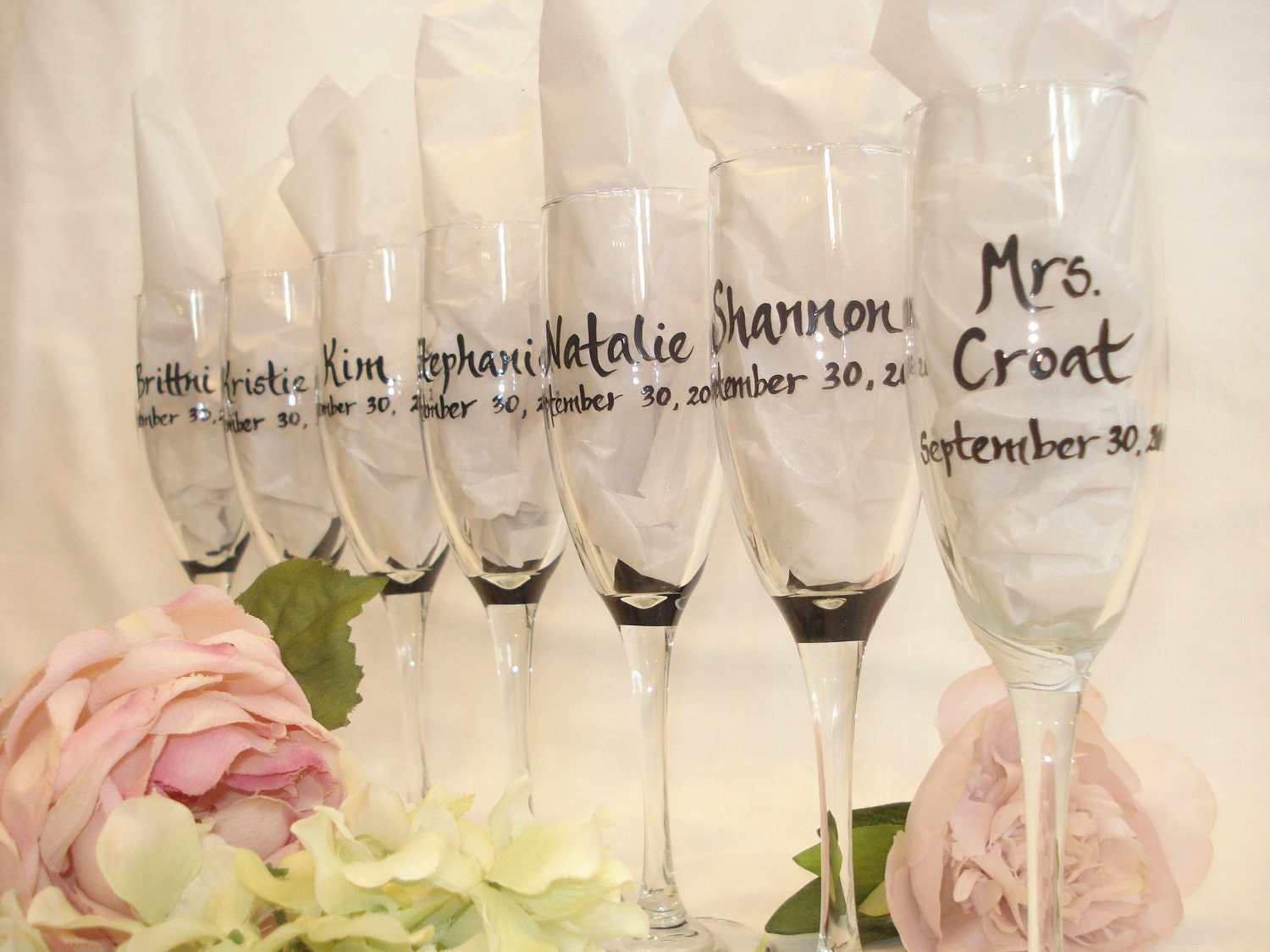 Personalized Hand Painted Bridesmaid Dress Wine Glasses - GIFT WRAPPING AVAILABLE