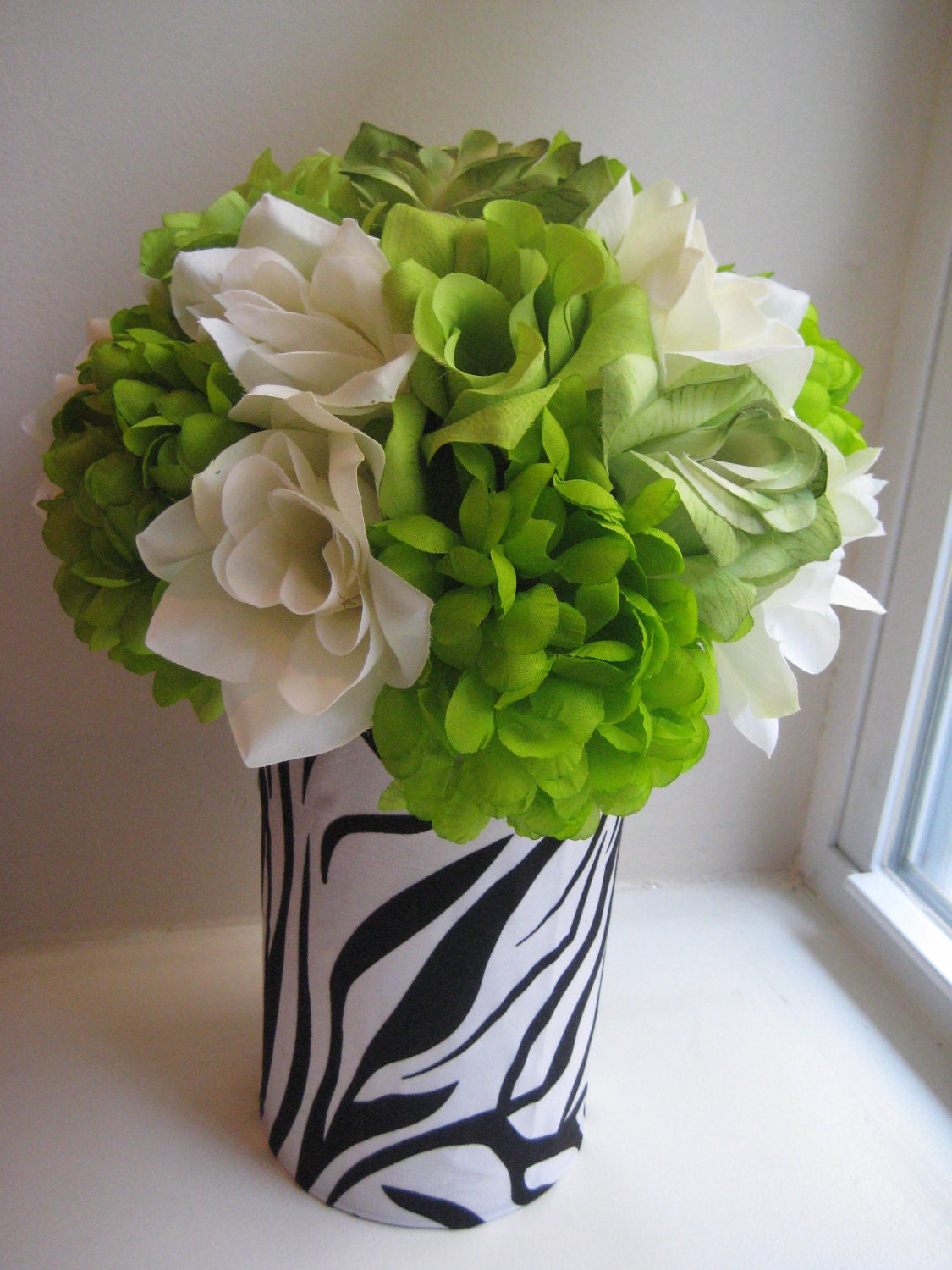 Custom/ Made-to-order Floral Centerpiece for Weddings, Baby/bridal shower, birthdays.... .