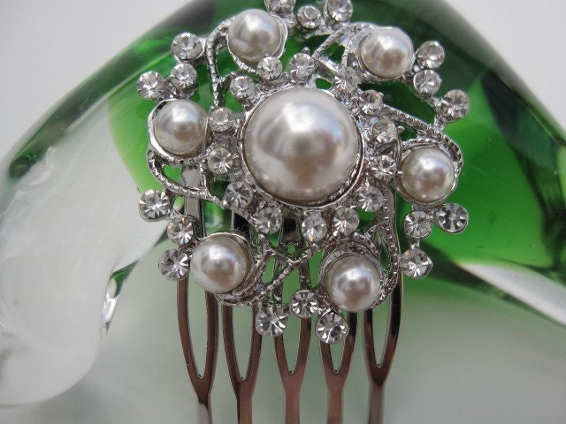 Bridal pearl hair comb, bridal hair accessories,  wedding hair comb pearl, bridal hair comb crystal and pearl