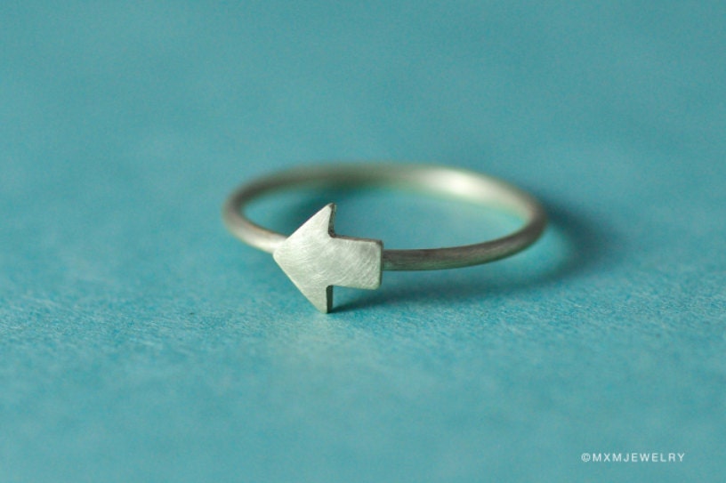 Tiny Arrow Ring