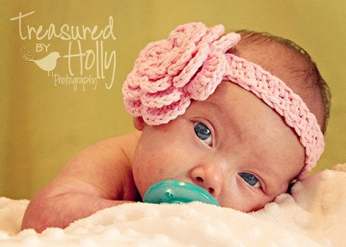 Headband with a Felicity flower clip in Baby Pink