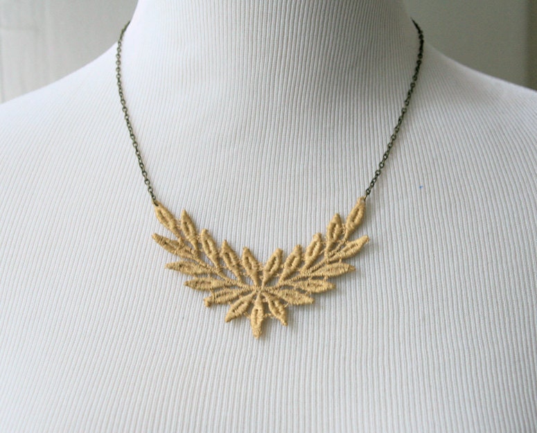 Gold Lace Necklace - Wilhelmina