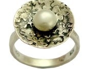 Single Pearl ring - Sterling silver oxidized hammered ring with fresh water pearl - Dusk till dawn.