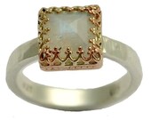 White kingdom -  Sterling silver integrated 9K rose gold ring inlaid a rose cut moonstone.