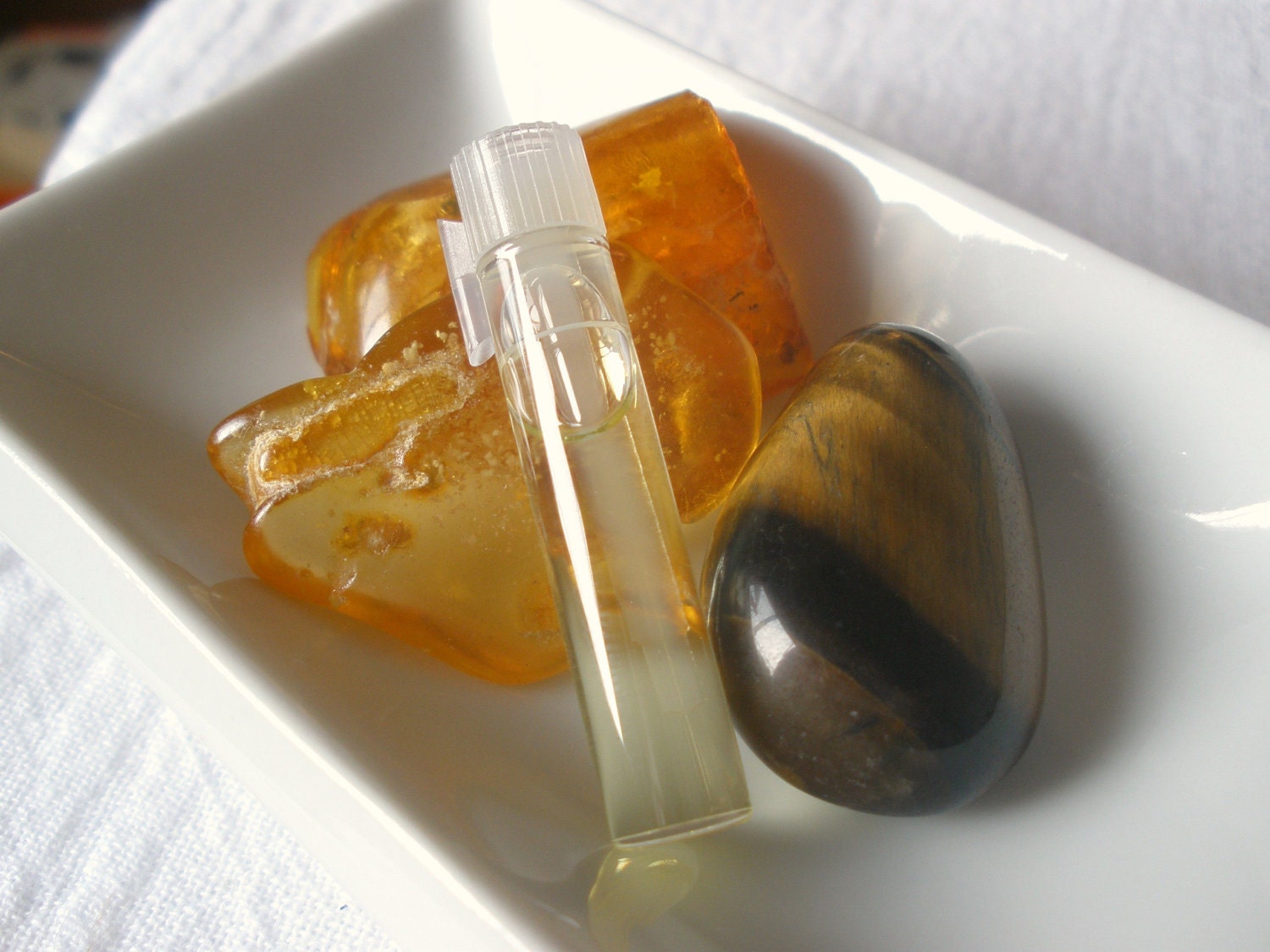 Gillian organic botanical perfume oil - SAMPLE