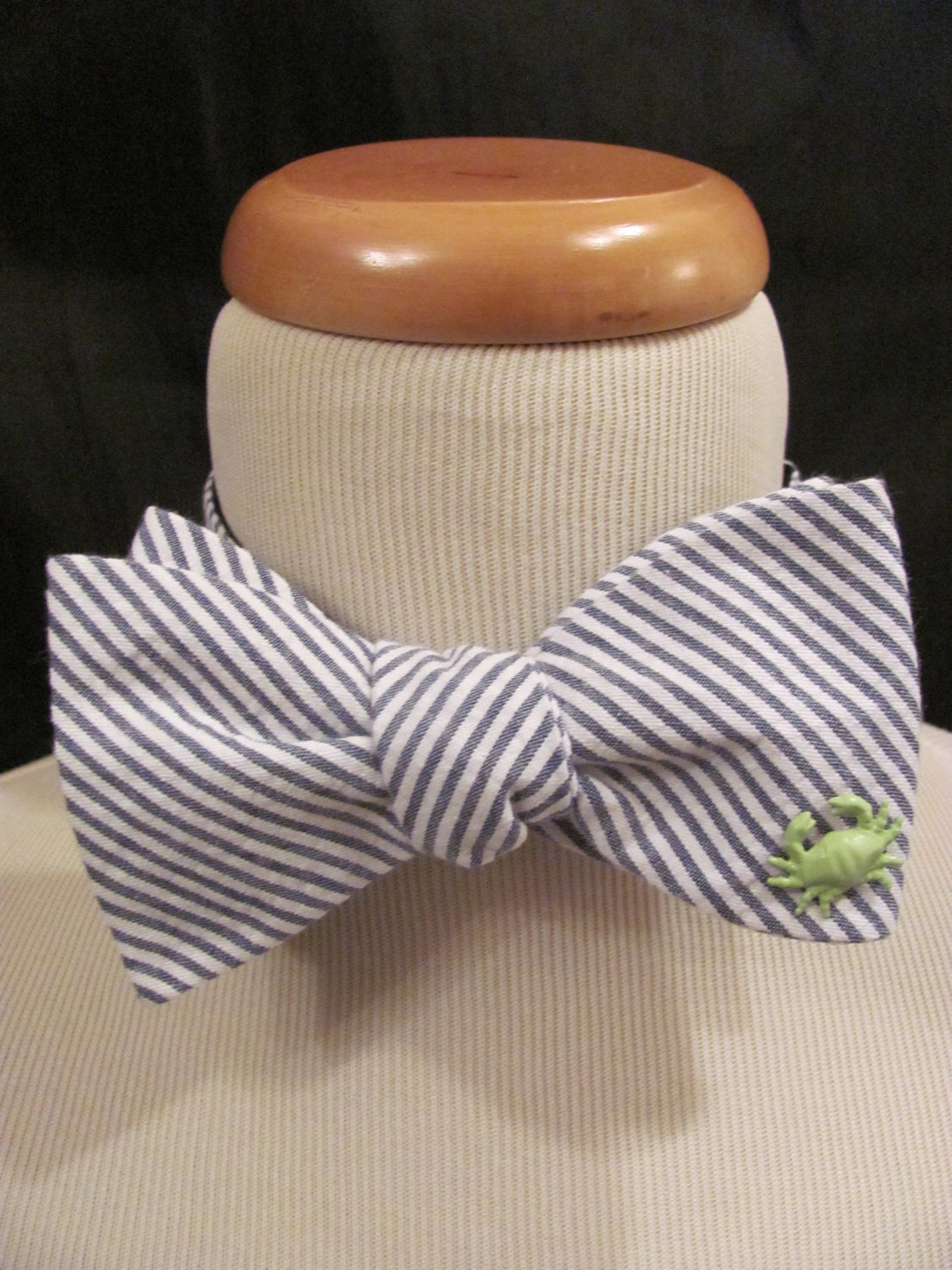Custom listing for michael ........ Navy Seersucker Bow Tie with Key Lime Green Crab - Coastal Tie Collection - Bowtie
