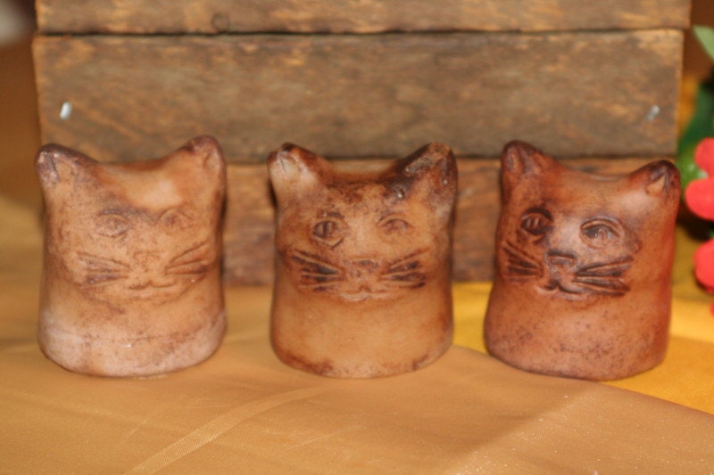 Primitive OLDE CAT Soaps 2 HANDMADE Apple cinnamon