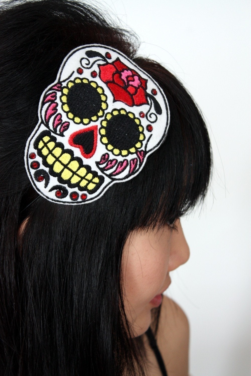 Sugar skull headband Dia de los muertos, in white with red rhinestones