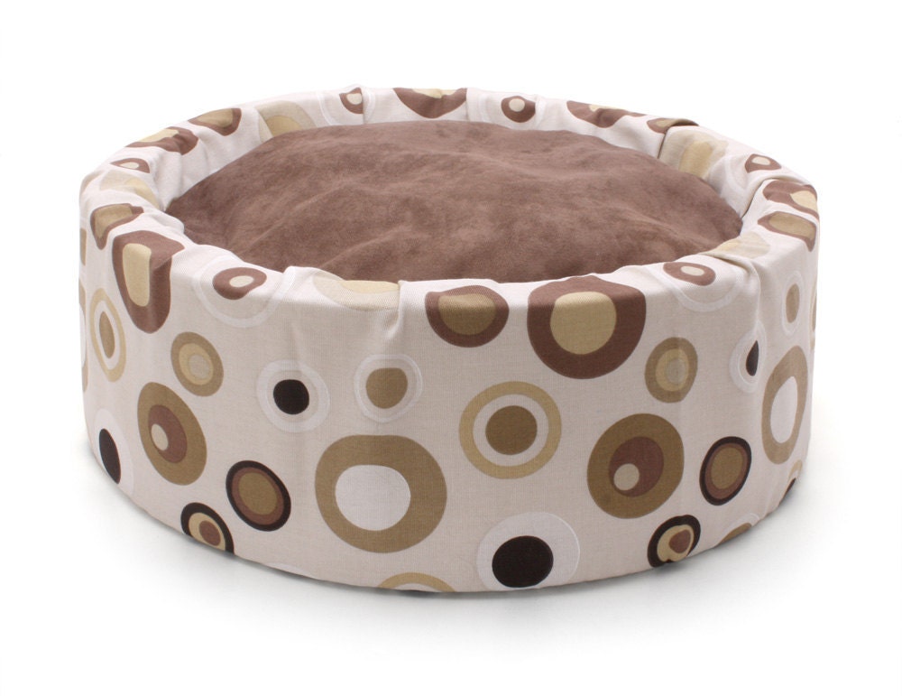 Beautiful Basics Bucket Luxury Cat Bed by Barb Joyce (Mod Espresso Dots)