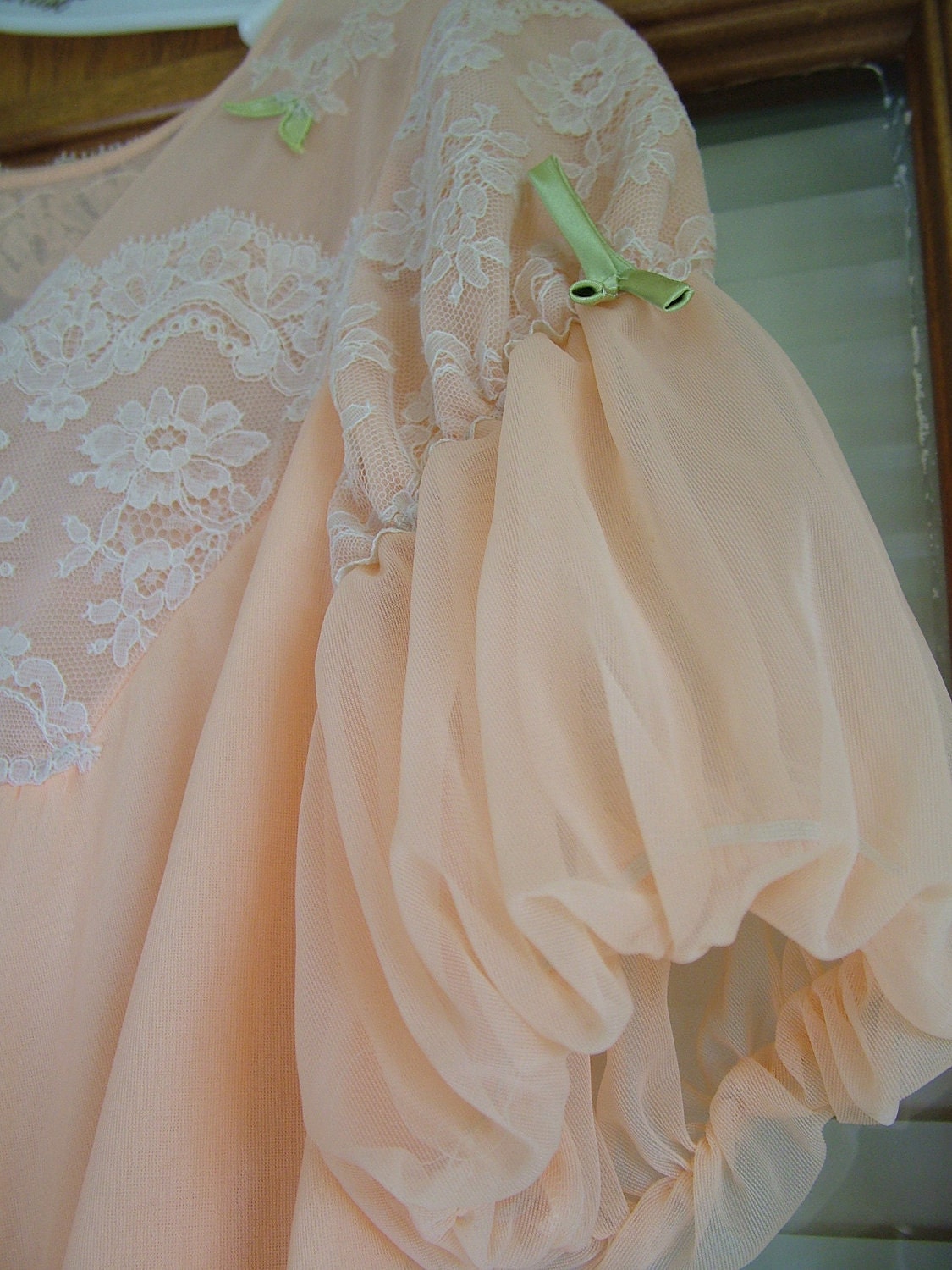Vintage babydoll robe delicious apricot lace celedon green ribbon nightgown peingoir robe gown