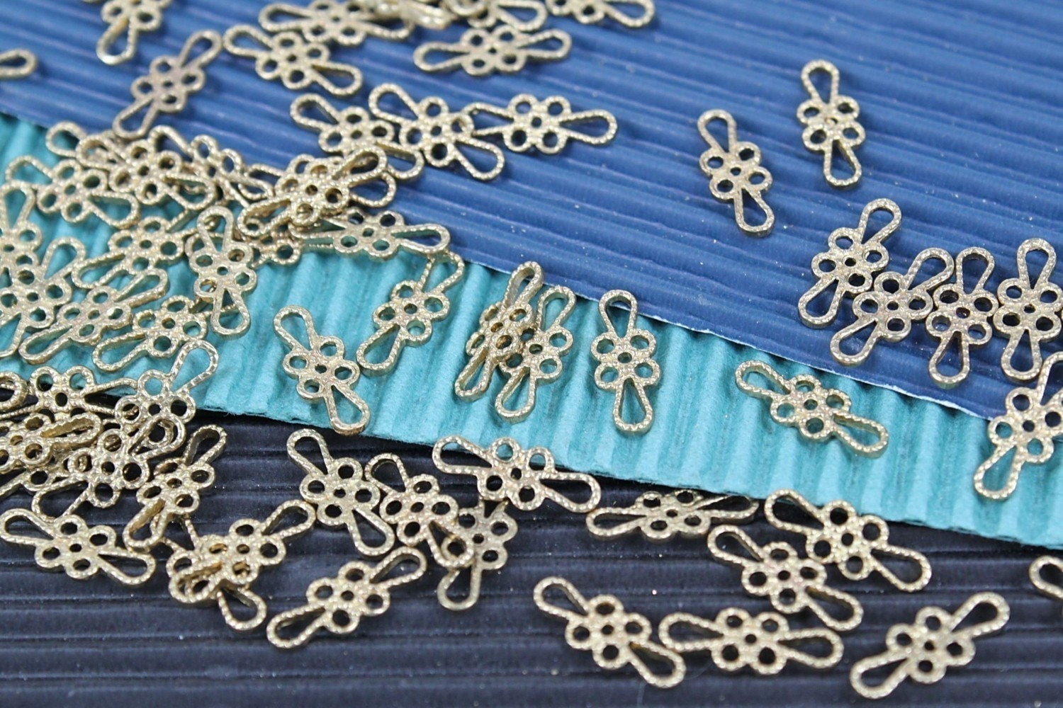 20 pcs - Antique Brass Filigree Connector Charms- Solid - 6 x 14mm