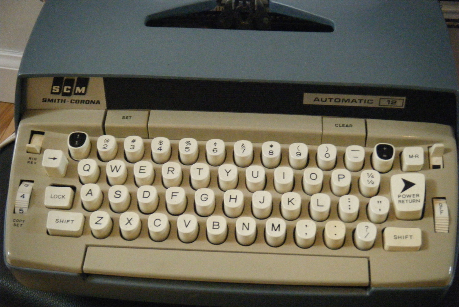 Vintage Smith Corona Typewriter Automatic 12 Electric Gray/Blue with hard black case