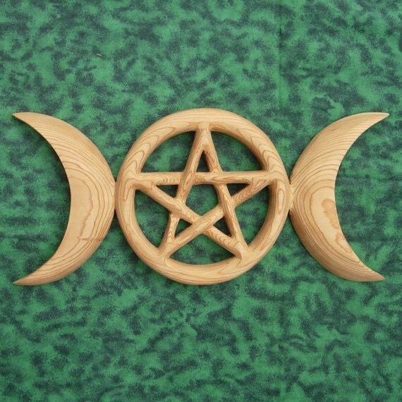 Triple Moon Pentacle - Celtic Goddess Symbol and Holistic Relationship
