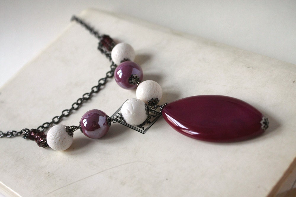 purple and white necklace - agate stone ceramic crystal pendant - gunmetal chian elegant wedding