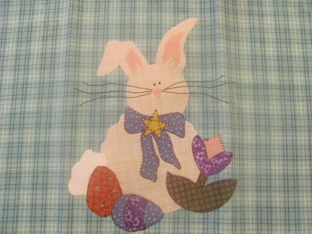 Mr. Cottontail Applique PDF Pattern for Tea Towel or Quilt Square From Quilt Doodle Designs