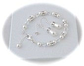Pearl bracelet and earring Set wedding jewelry with Swarovski  Pearls and Crystals