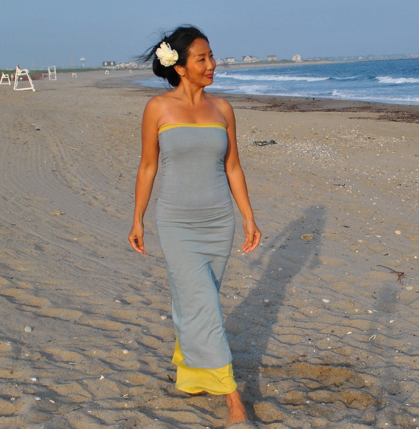 Women in Woman Simplicity Dress