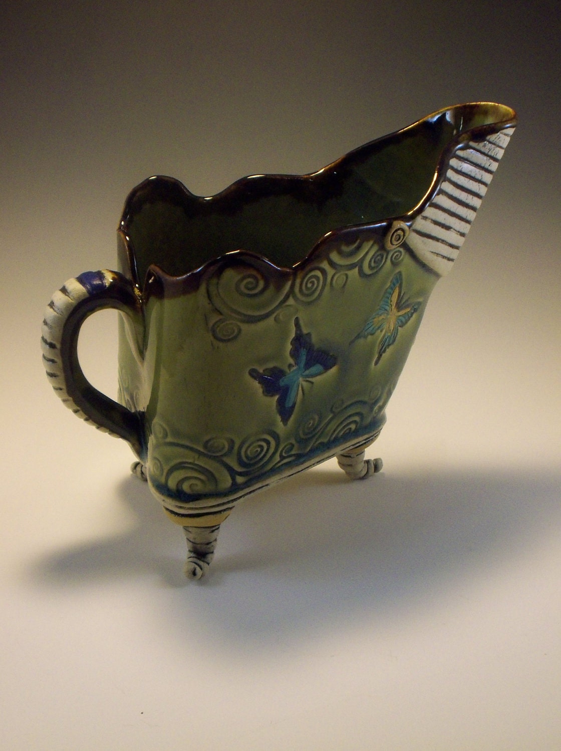 butterfly gravy boat