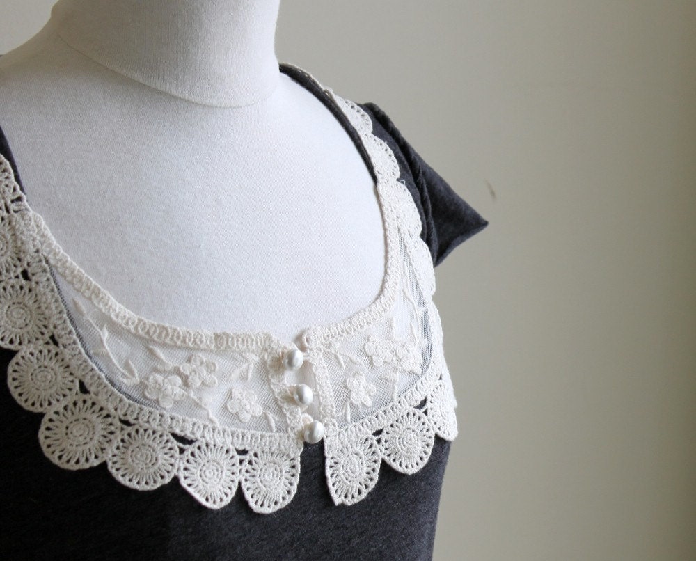 Bohemian Lace Tunic - heather grey with flutter sleeves and bib applique, vintage cottage chic style - small