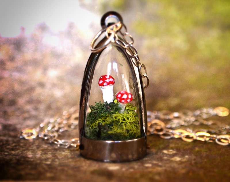 Moss Terrarium Mushroom Dome Necklace. Sterling Silver Chain. Woodland Moss Botanical Jewelry