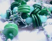 Winter Green. Long necklace. Verde invernal