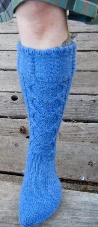 Knitting Pattern - Sweetheart Cabled Kilt Hose