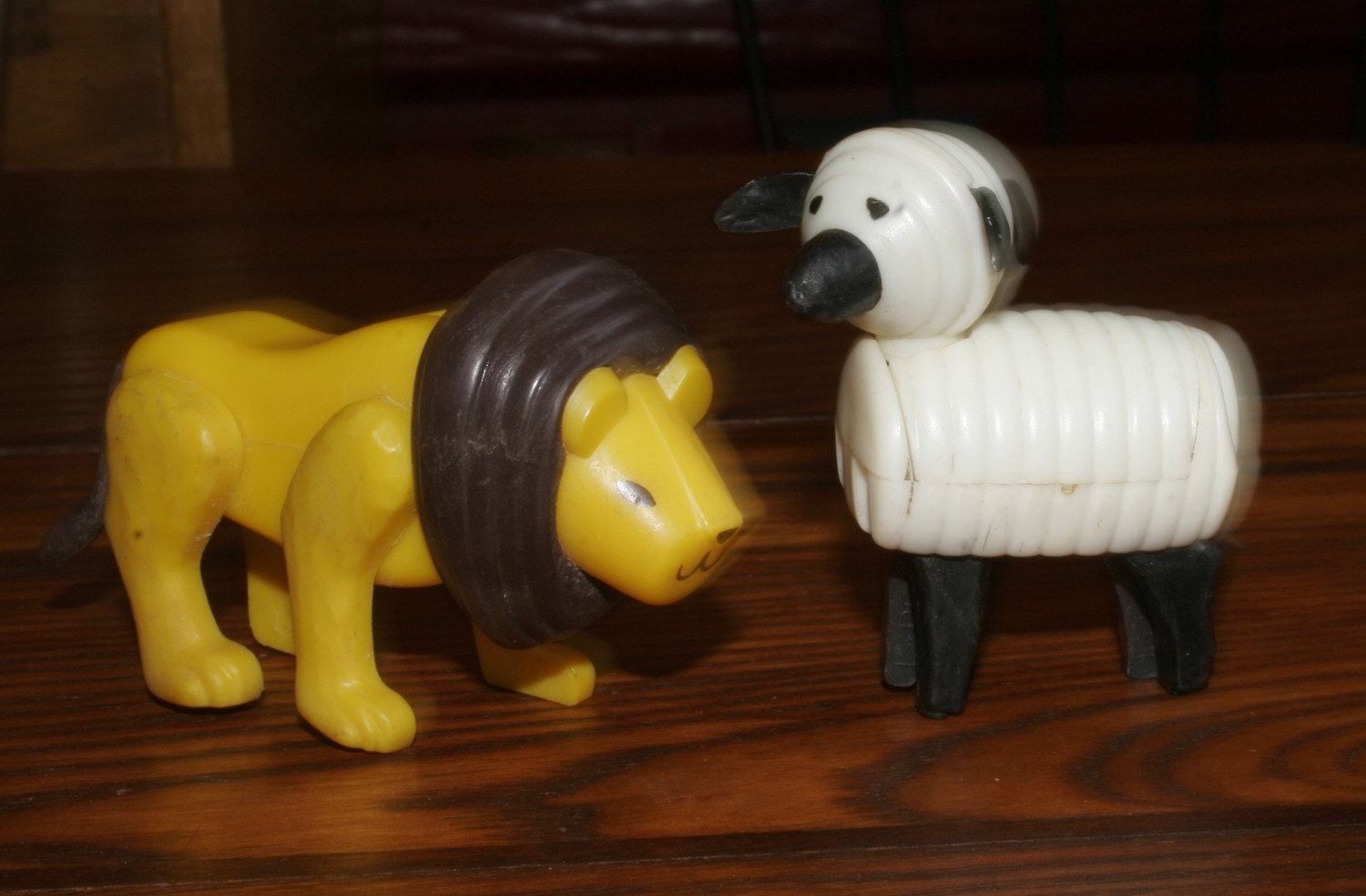 Vintage Fisher Price Little People Lion Lamb Animal Toys