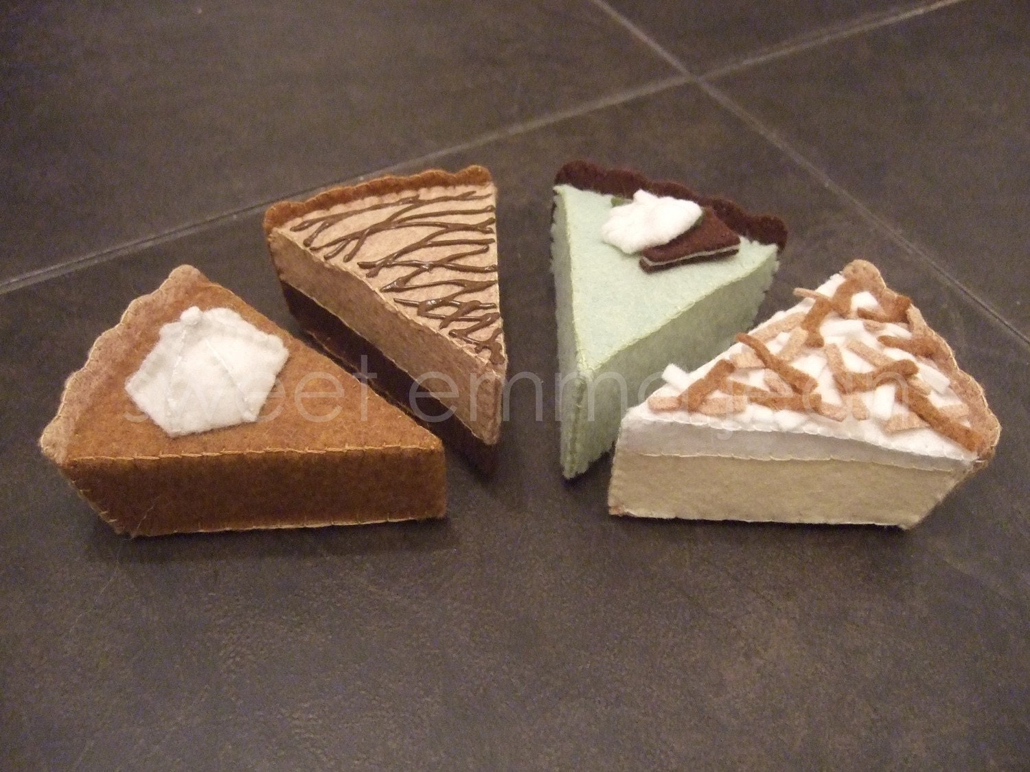 Felt Food Pattern PDF - Yummy Pie Assortment - DIY Felt Play Food