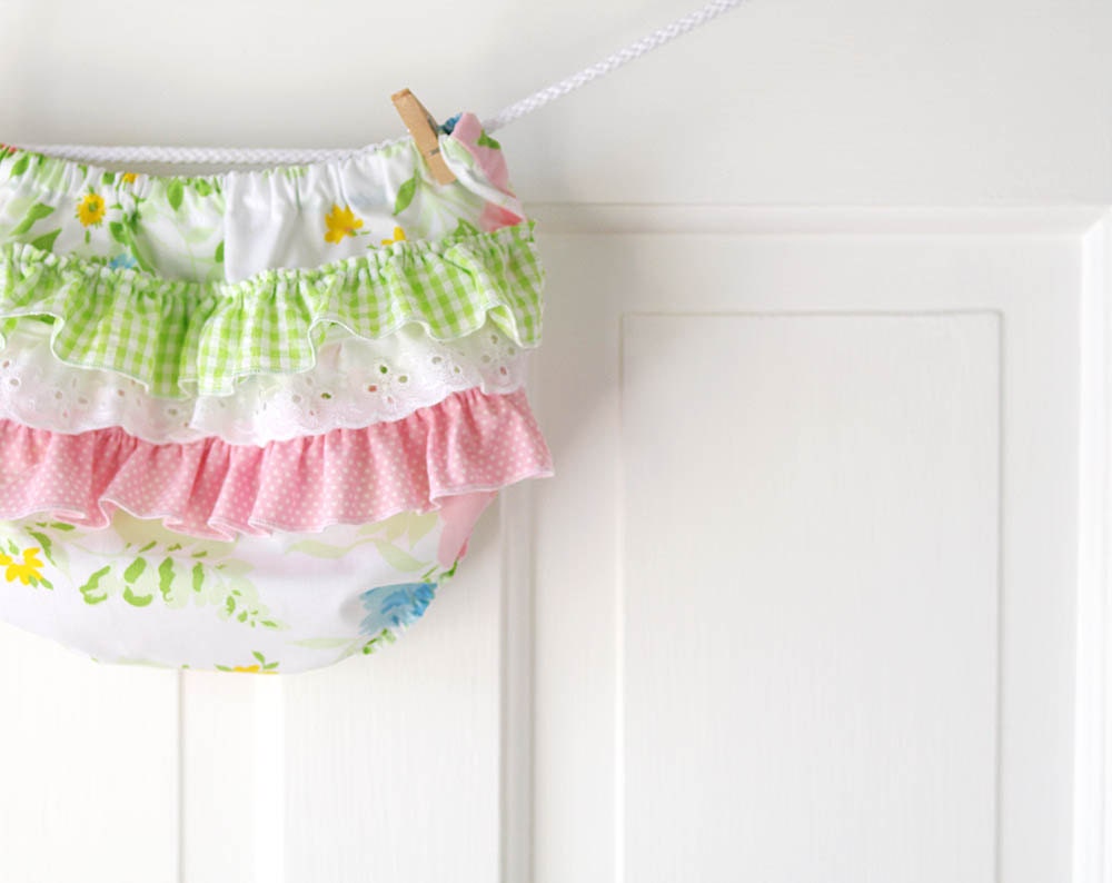 Ruffle Butt Diaper Cover Bloomer- Pastel Vintage Floral- 6m 12m 18m- Baby Shower Gift- Baby Spring Fashion- Recycled