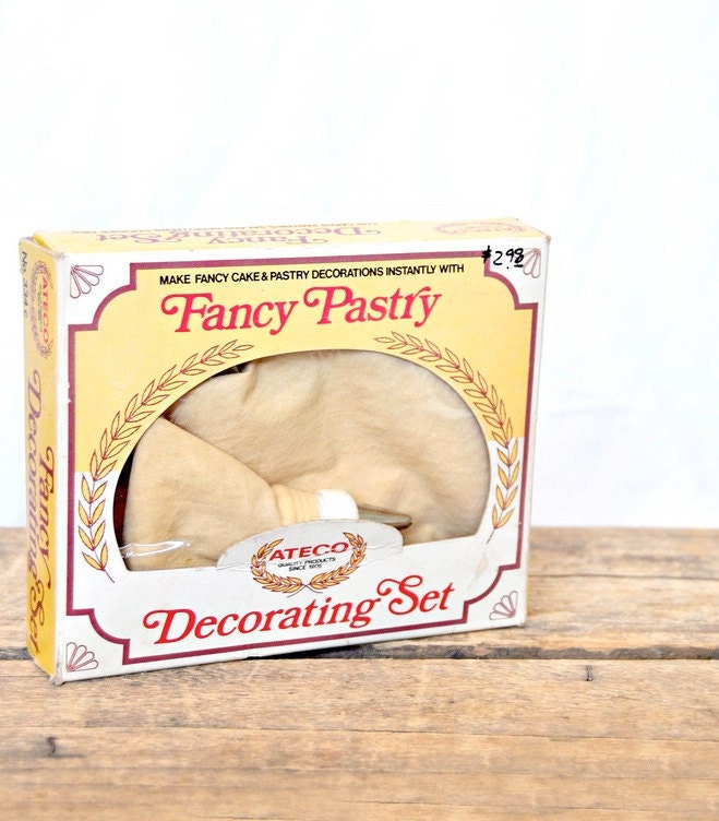 Fancy Pastry Cake Decorating Set by Ateco