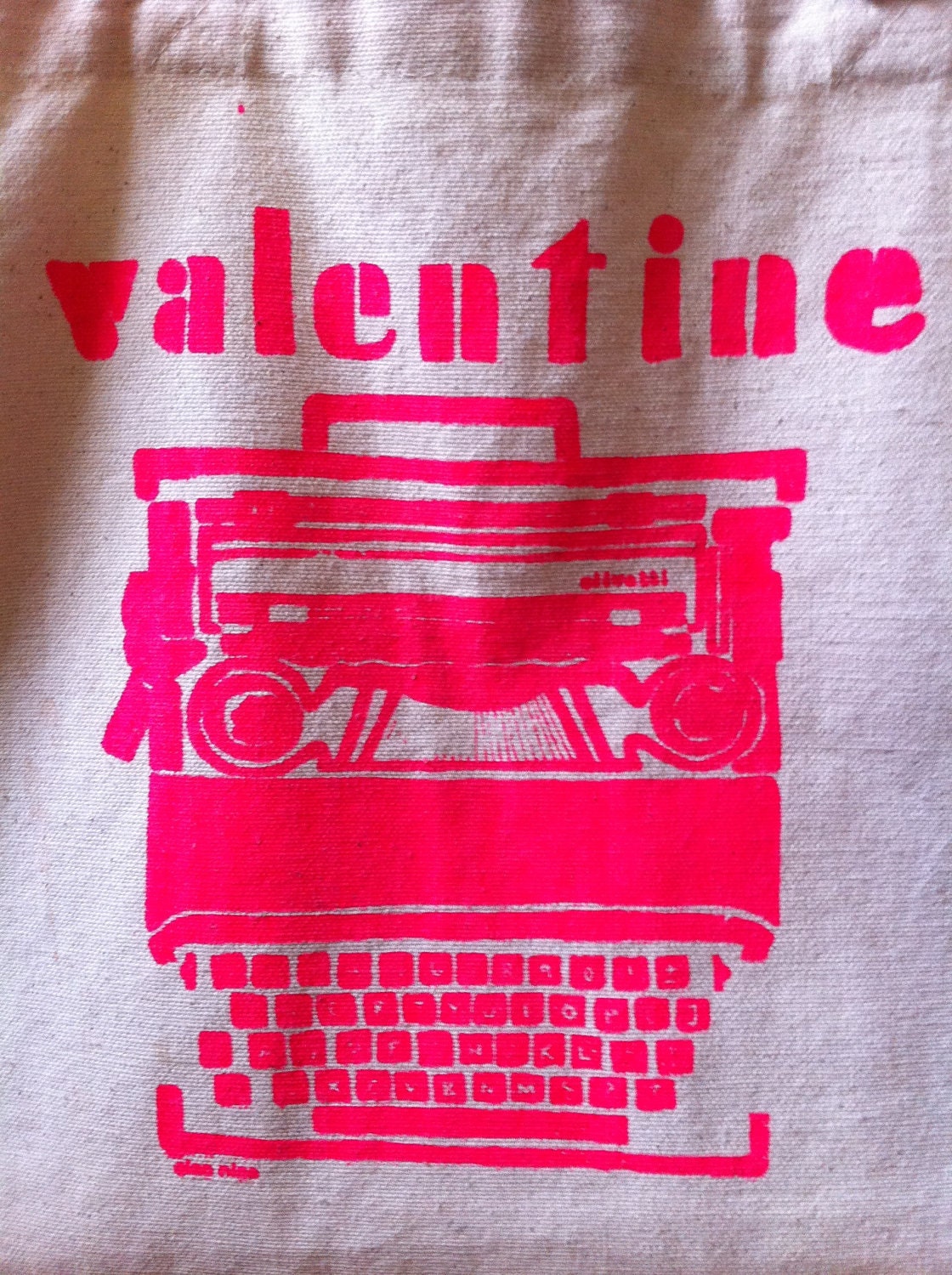 Valentine Vintage Typewriter Tote: HOT PINK