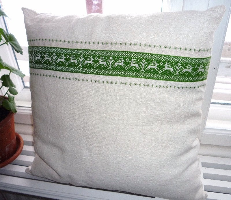 Reindeer pillow