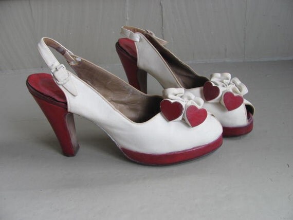 Vintage shoes -- QUEEN of HEARTS 40s pinup wwii leather bride platform hearts