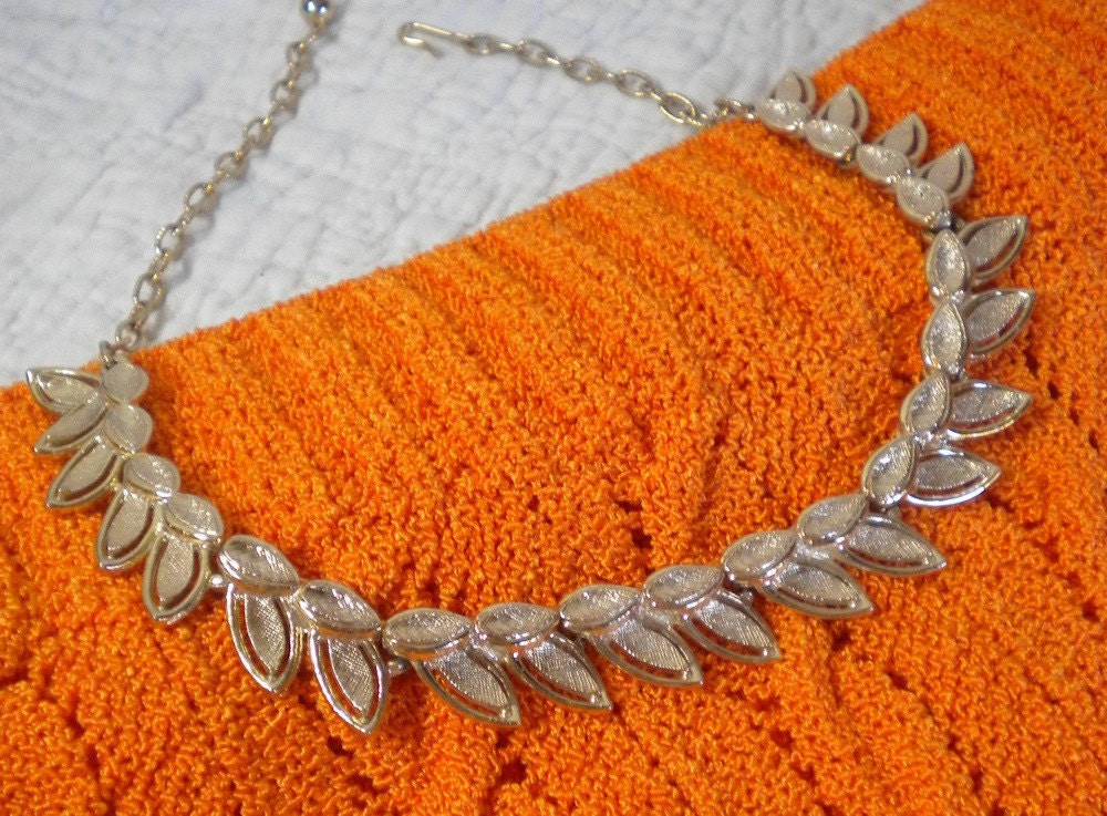 Vintage Modeart Necklace Art Mode Signed Gold Tone Leaf Design