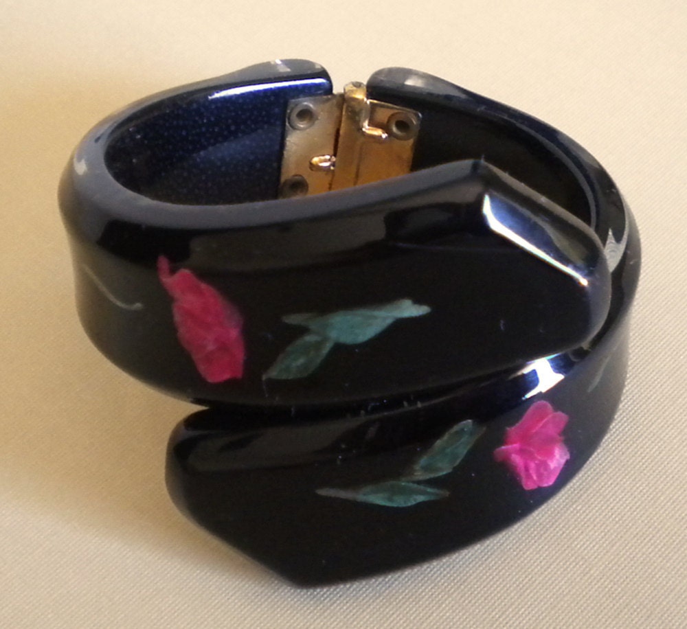 Lucite Plastic Reverse Carved Clamper Bracelet Black with Pink Roses