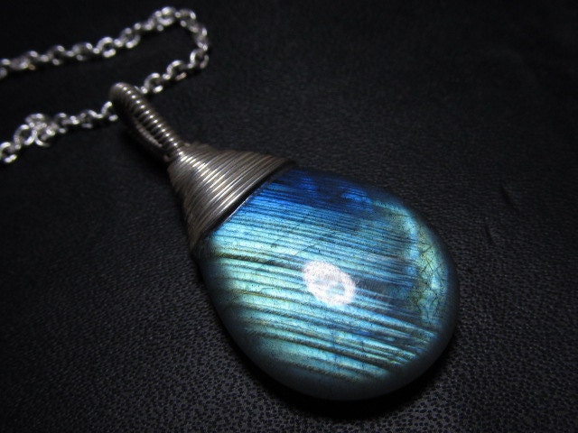 AAA - Labradorite Sterling Silver gem stone Wirewrap Pendant