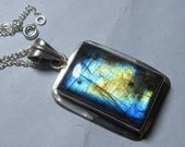 92.5 Sterling Silver Made Labradorite PendanT Nice Gorgeous Flashy Fire With Silver Chain 17 Inches Long