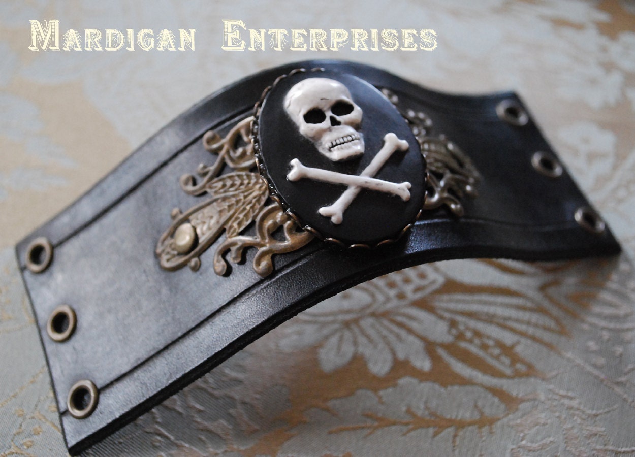 Leather Cuff- Jolly Roger Cameo