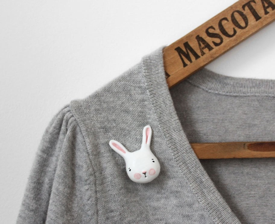 AUTUMN SALE Small bunny clutch pin