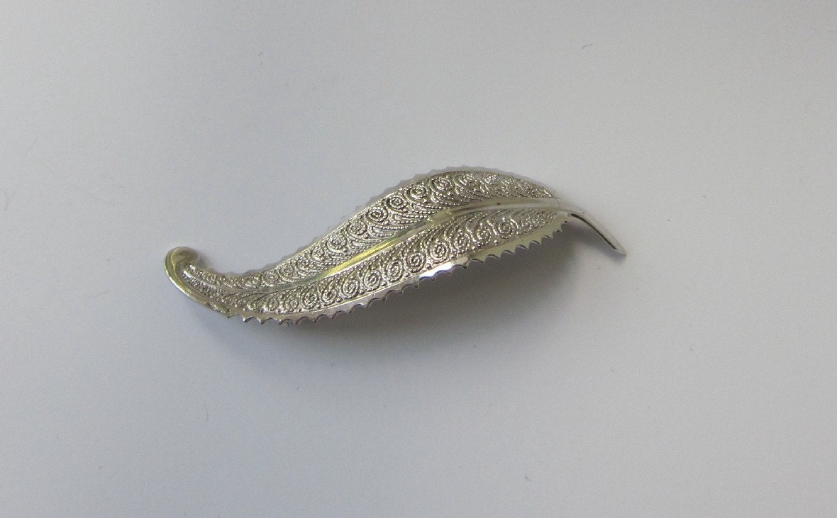 Sterling Silver Leaf Shaped Brooch - Vintage
