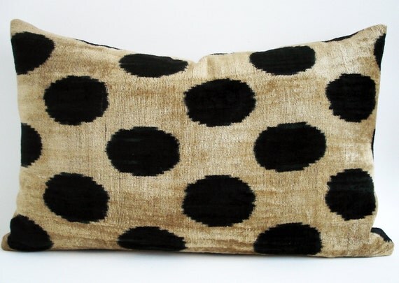 Sukan / SALE, Decorative Pillow,Throw Pillow Cover, ikat Velvet Pillow Cover, 16x24 inch Black, Beige Color