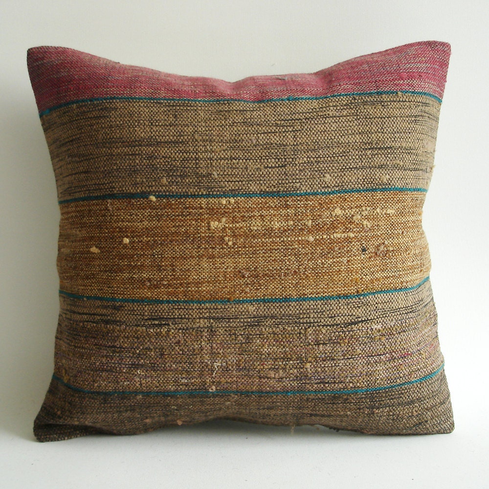 Sukan / Modern Bohemian Throw Pillow. Handwoven Wool Vintage Tribal Turkish Kilim Pillow Cover. 16x16 inch