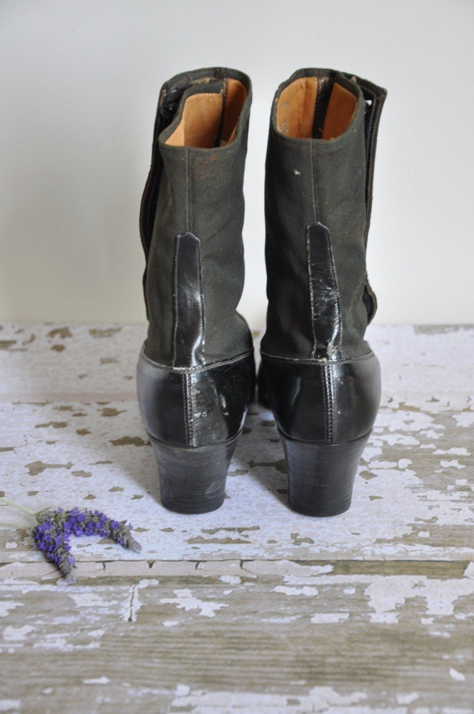 vintage antique 1900s boots / rare button down Edwardian boots / Hocus Pocus