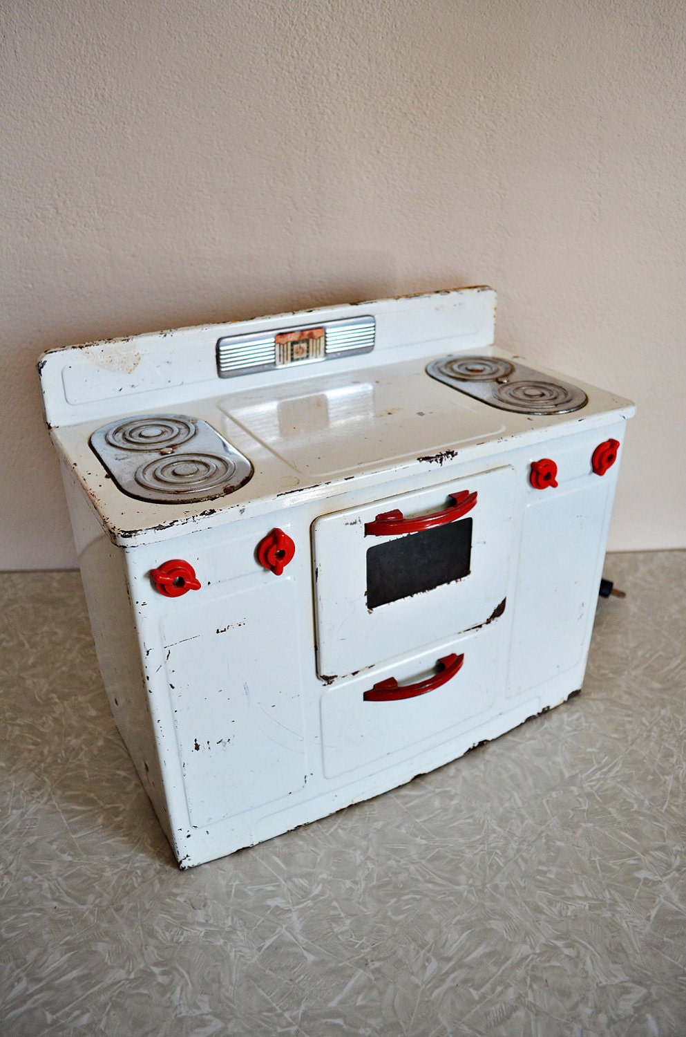 Vintage Little Lady Oven in Red and White