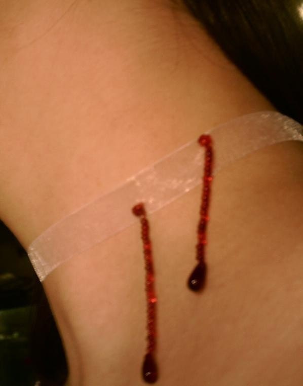 Vampire love bite drop ribbon choker