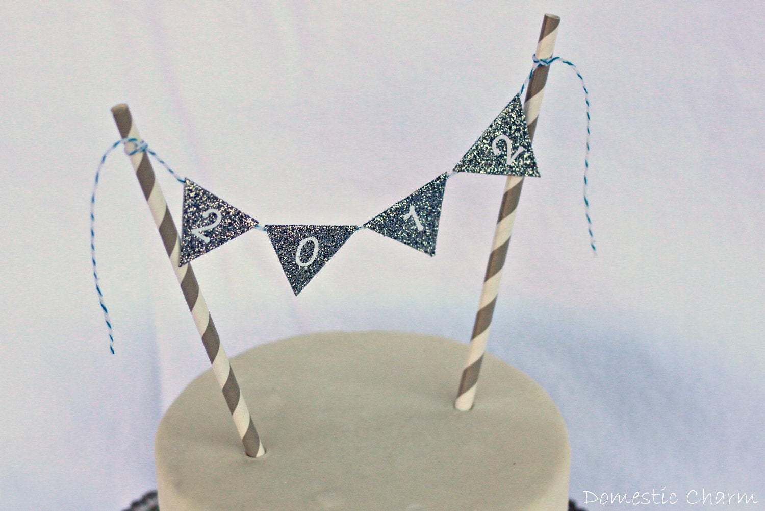 Mini Bunting "2012" Glitter New Year's Cake Topper with Paper Straws and Bakers Twine