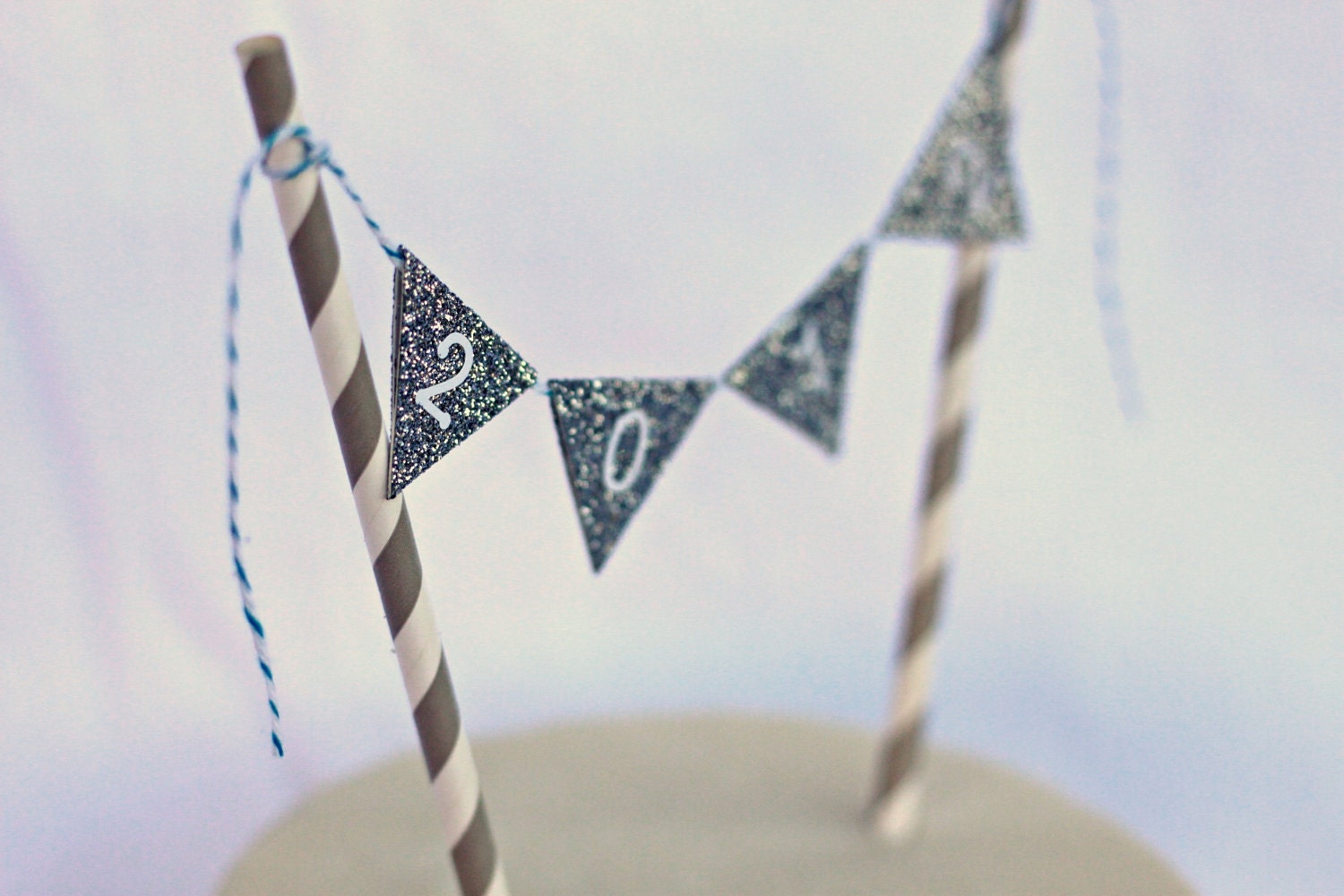Mini Bunting "2012" Glitter New Year's Cake Topper with Paper Straws and Bakers Twine