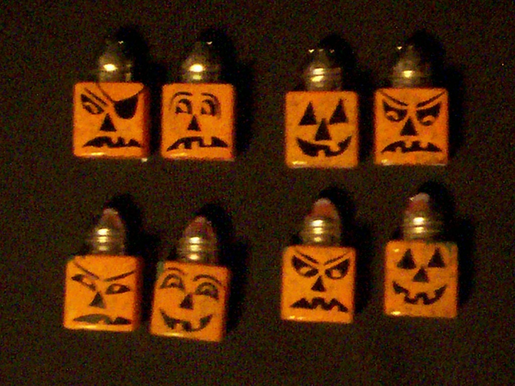 Jack-O-Lantern Salt and Pepper Shakers Gift Pack of Four Pairs Glass Hand-painted Pumpkin Halloween Salt & Pepper Shakers by Lisa Hayward