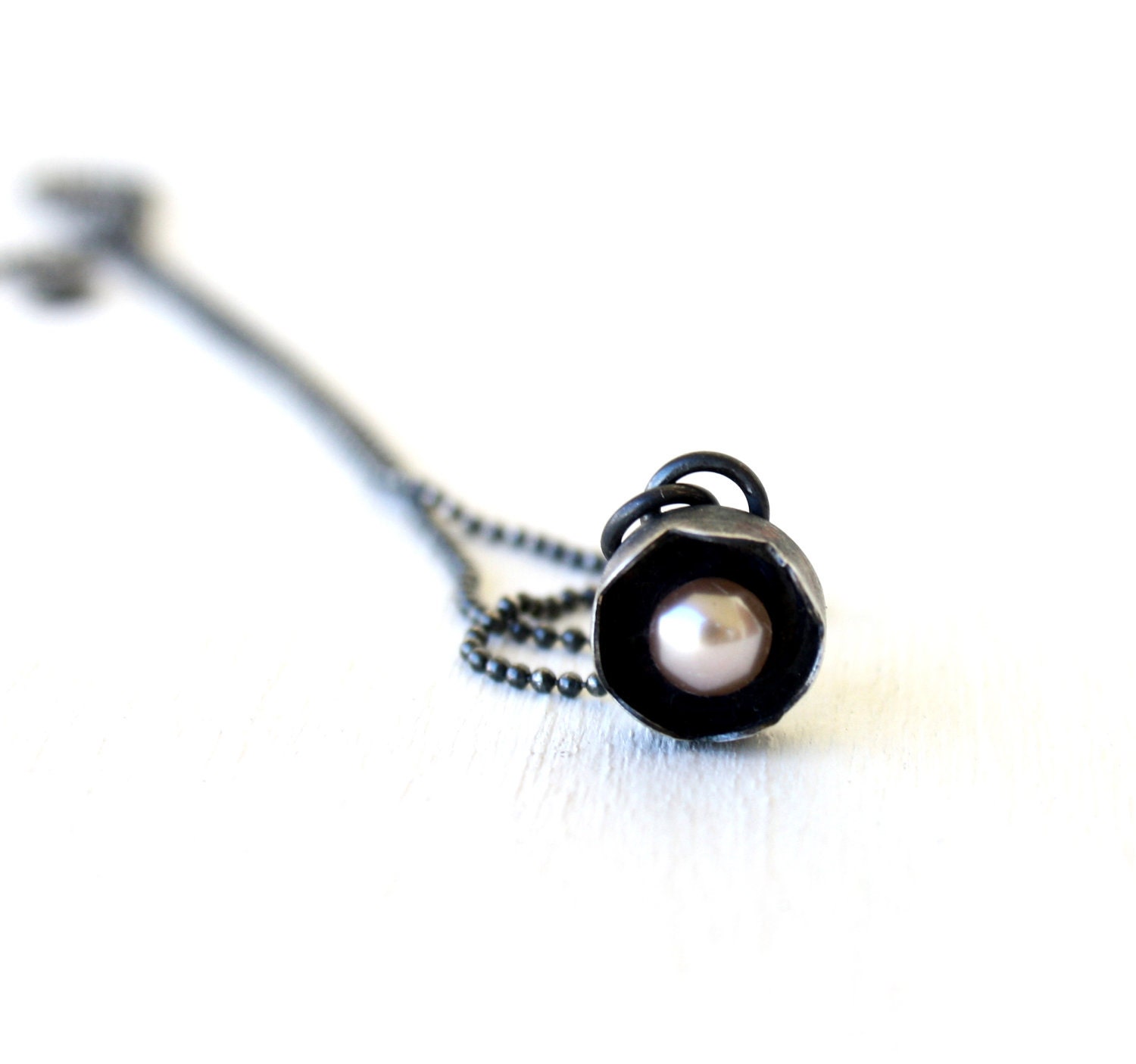 Pink pearl pendant in sterling silver / modern round pearl necklace / handmade FREE SHIPPING