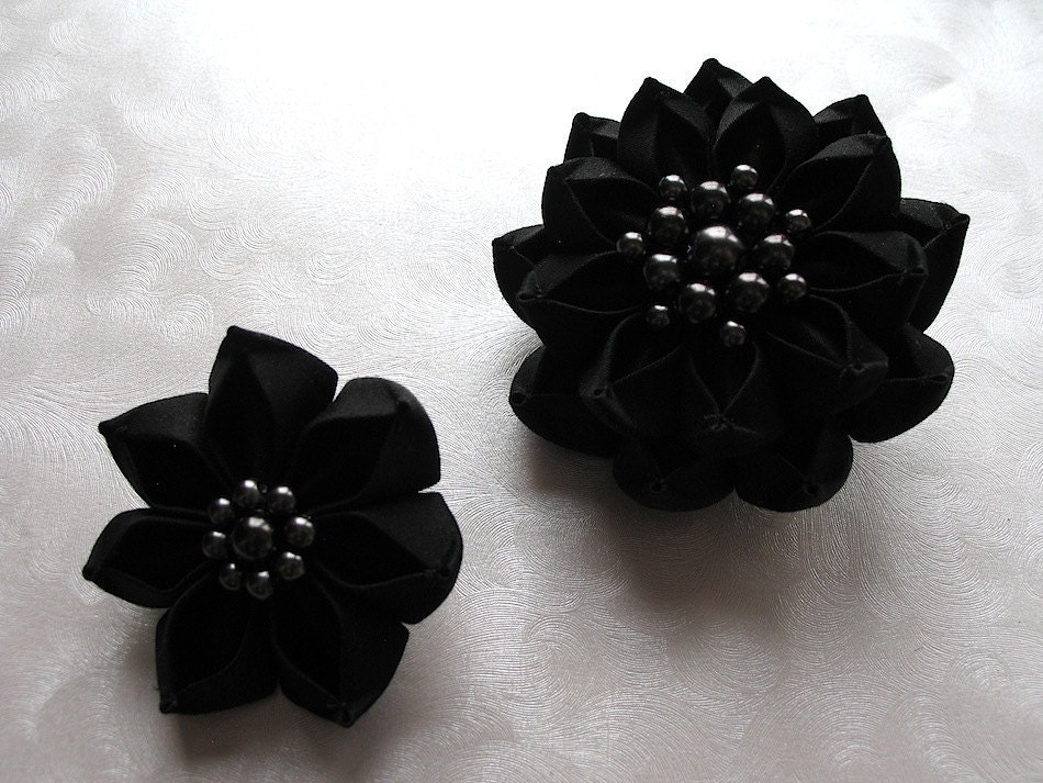 American Gothic Black Kanzashi Flower Hair Clips with Black Chain Drape